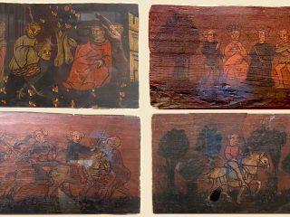 Quattro pannelli lignei dipinti, disposti in griglia, raffiguranti scene narrative con più figure umane su fondo scuro e brunito.